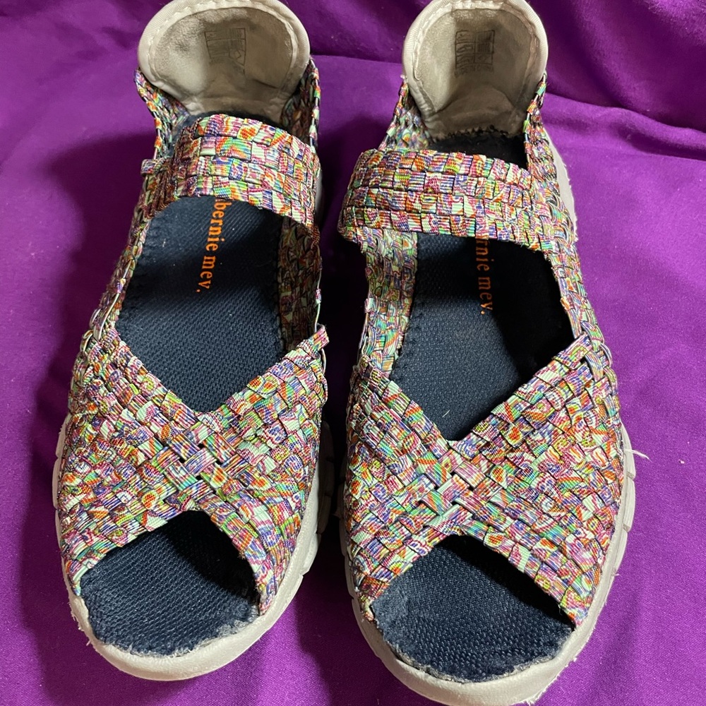 BM NEW YORK WOVEN MULTICOLOURED SLIP ONS SIZE 9